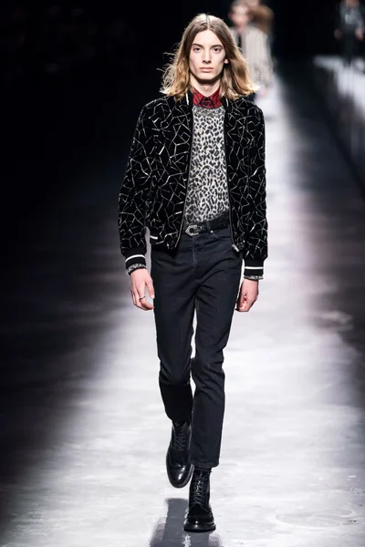 Look 60